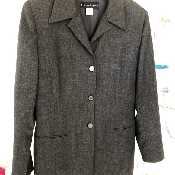 Grey Bianca Nygard fitted suit. Jacket size 10, skirt size 8. - Picture 2 of 8